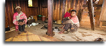 Dom starego wodza::Antoetra, Madagaskar::