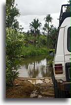 Mężczyzna Bara patrzy na nas::Isalo, Madagaskar::