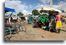 Budka z napojami::Tuléar, Madagaskar::