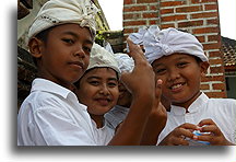 Balijscy chłopcy::Bali, Indonezja::