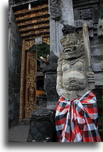 Posąg strażnika::Bali, Indonezja::