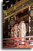 Mnisi szinto::Swiatynia Tosho-gu w Nikko, Japonia::