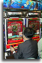 Zawsze z papierosem::Pachinko, Japonia::