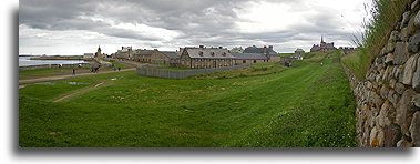 Panorama miasta Louisbourg::Twierdza Louisbourg, Nowa Szkocja, Kanada::