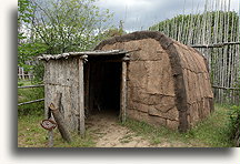 Chata Wendat #1::Wioska Huron/Ouendat (Wyandot), Ontario, Kanada::