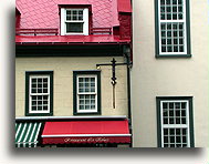 Półczerwony dach::Quebec, Kanada::