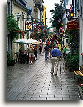 Rue du Petit-Champlain po deszczu::Quebec, Kanada::