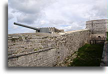 Fort St.Catherine i fosa::Forty na Bermudach::