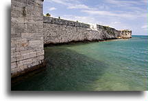Mury obronne::Royal Naval Dockyard, Bermudy::