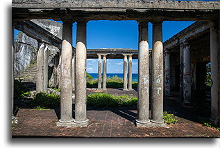 Ruiny Folly