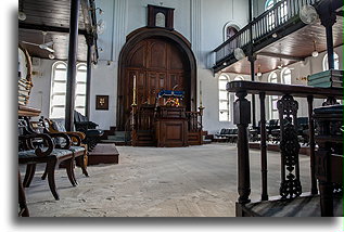 Aron ha-kodesz::Synagoga Shaare Shalome, Jamajka::