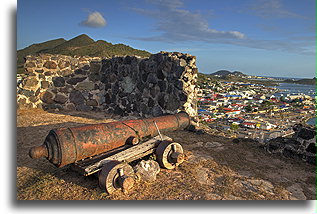 Widok zatokii Marigot::Fort St. Louis, Saint Martin, Karaiby::