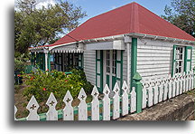 Dom w Oranjestad #2::Sint Eustatius, Holandia Karaibska::