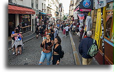 Wszędzie tłumy::Montmartre, Paryż, Francja::