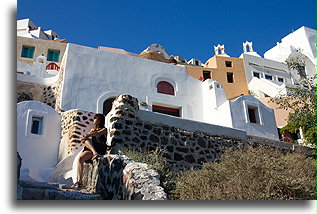 Ulica na stoku::Oia, Santorini, Grecja::