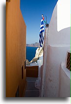 Wąska uliczka::Oia, Santorini, Grecja::