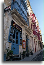 Niebieskie i czerwone::Birgu, Malta::