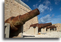 'Broń przybrzeżna::Fort St Elmo, Valletta, Malta::