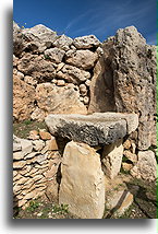 Mały ołtarz #2::Ġgantija, Gozo, Malta::