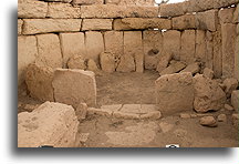 Komnata przesilenia letniego::Ħaġar Qim, Malta::