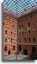 Wewnętrzny dziedziniec #1::Gniew, Polska::