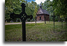 Wiejski cmentarz::Wielkopolski Park Etnograficzny, Wielkopolska, Polska::