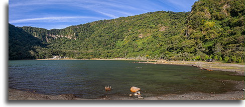 Wysokie ściany krateru::Laguna de Alegría, Salwador::