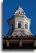 Komin::Antigua Guatemala, Gwatemala::