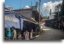 Sklepy na ulicy::Cahabón, Gwatemala::