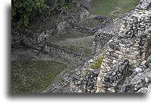 Gęsto zaludnione miasto::Becán, Campeche, Meksyk::