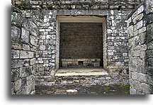 Pokój w strukturze I::Becán, Campeche, Meksyk::