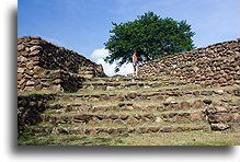 Platformy dla dworu::Guachimontones, Jalisco, Meksyk::