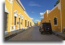 Calle 31::Izamal, Jukatan, Meksyk::
