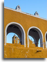 Krużganki::Izamal, Jukatan, Meksyk::