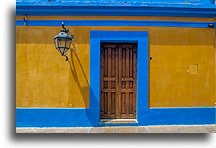 Malowana fasada::San Cristóbal de las Casas, Chiapas, Mexico::
