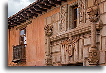 Zdobiona fasada::San Cristóbal de las Casas, Chiapas, Mexico::