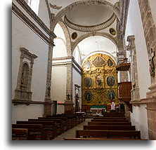 Pozłacany drewniany ołtarz::San Ignacio, Kalifornia Dolna, Meksyk::
