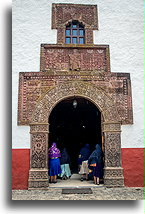 Sztukateria z lawy wulkanicznej::Angahuan, Michoacán, Meksyk::