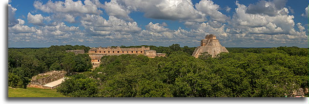 Widok Uxmal::Uxmal, Jukatan, Meksyk::