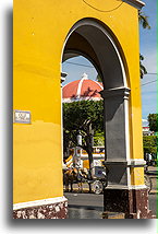 Park Centralny w Granadzie::Granada, Nikaragua::