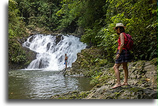 Spacer do wodospadu::Park Narodowy Chagres, Panama::