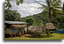 Tradycyjne budynki::Emberá Druá, Panama::