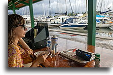 Śniadanie w marinie::Shelter Bay Marina, Panama::