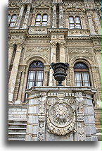 Wystrój zewnętrzny #1::Pałac Dolmabahçe, Stambuł, Turcja::