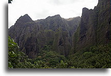 Grzbiety górskie ::Nuku Hiva, Markizy::