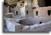 Kiva w świerkowym domu #2::Mesa Verde, Kolorado, USA::