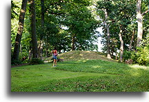 Kopiec pogrzebowy::Effigy Mounds, Iowa, USA::