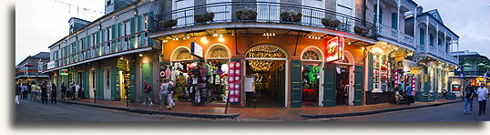 Ulica w dzielnicy French Quarter::Nowy Orlean, Luizjana, Stany Zjednoczone::