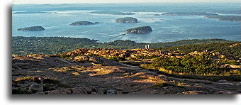 Zachód słońca na wyspie Mount Desert::Maine, Stany Zjednoczone::