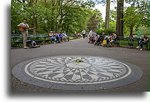 Strawberry Fields::Central Park, Nowy Jork, USA::